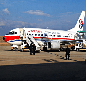 昆明航空运输航空快运业稳步发展的原因是什么？